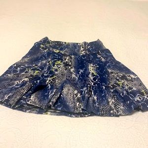 Only worn once.  Size 1 is a small.